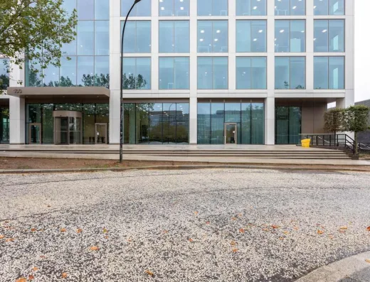 100 Avebury Boulevard