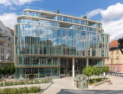 Szervita Square Building