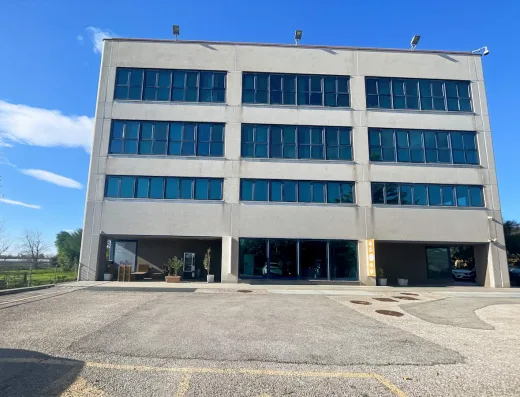 Via Giulio Pastore n.24